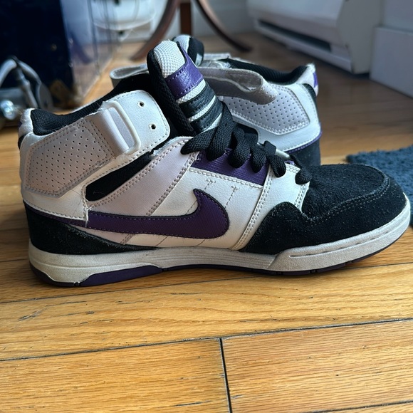 Nike 6.0 high top. Youth 5.5 - Picture 3 of 5